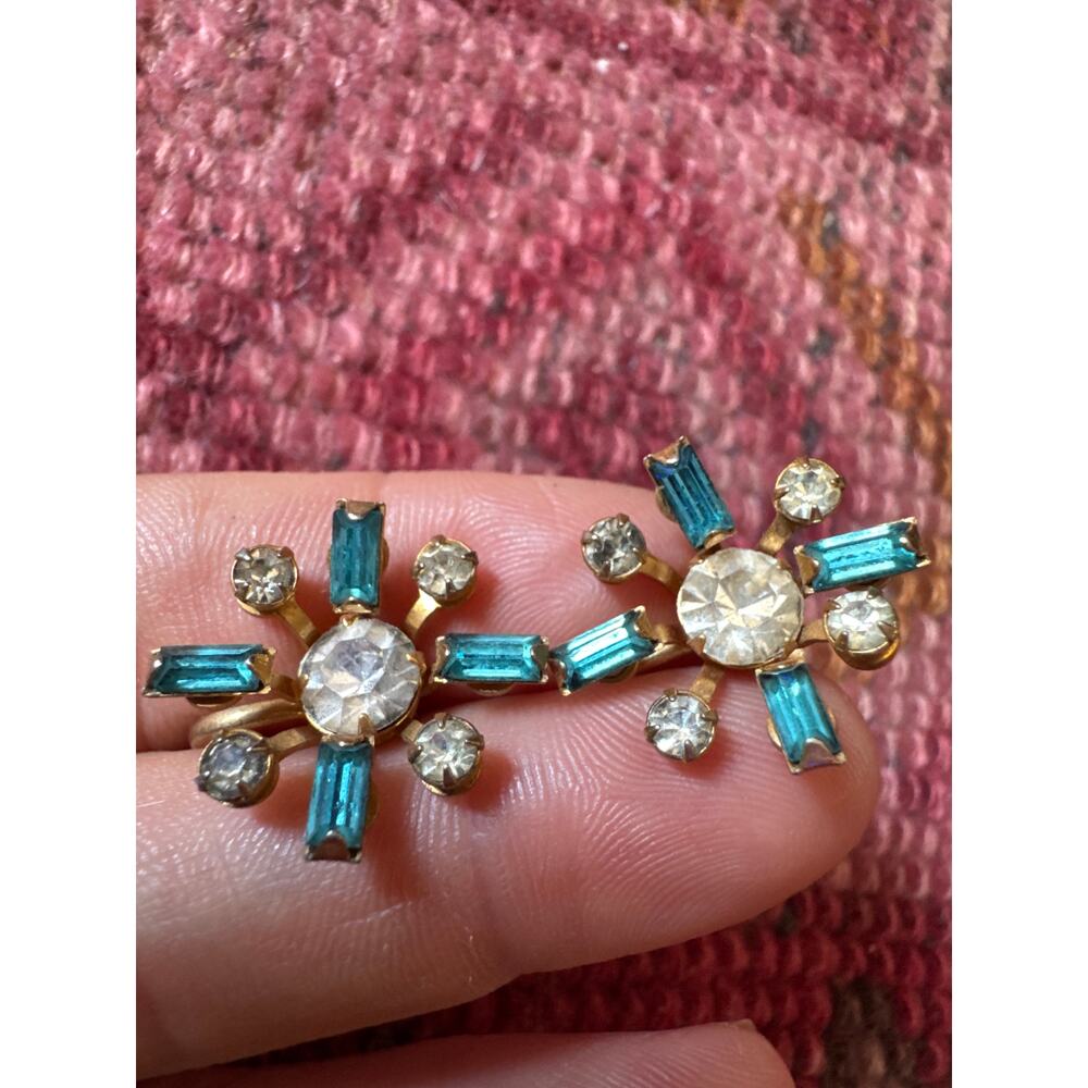Vintage B.N. Signed Gold Tone Screw On Earrings Light Blue & Clear